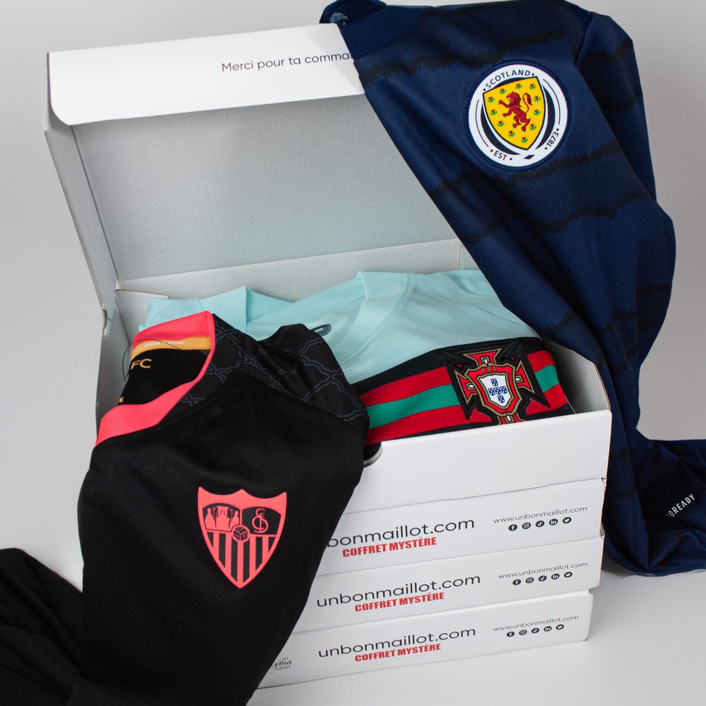 La caja de camiseta misteriosa - Mujer